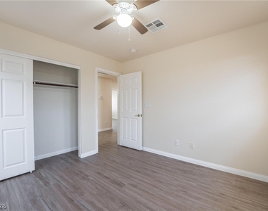 4828 Whisper Lake Avenue - Photo Thumbnail 28
