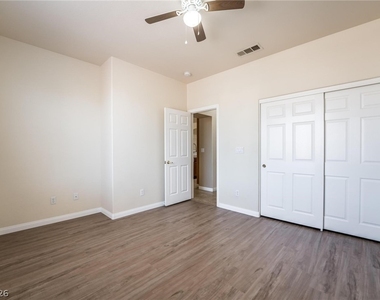4828 Whisper Lake Avenue - Photo Thumbnail 19