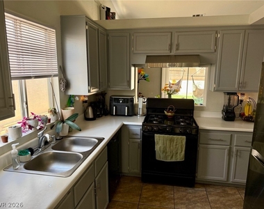 1708 Crystal Chimes Drive - Photo Thumbnail 5