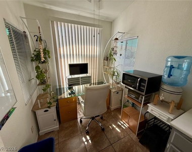 1708 Crystal Chimes Drive - Photo Thumbnail 7
