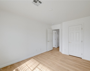8918 Houston Ridge Avenue - Photo Thumbnail 7