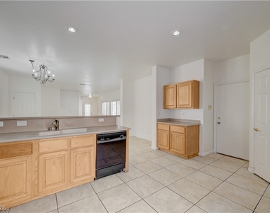 8918 Houston Ridge Avenue - Photo Thumbnail 5