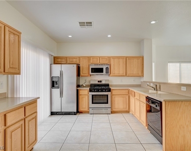 8918 Houston Ridge Avenue - Photo Thumbnail 4