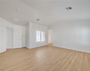 8918 Houston Ridge Avenue - Photo Thumbnail 14