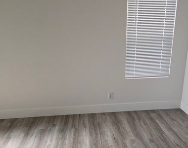8641 Toscana Lane - Photo Thumbnail 22