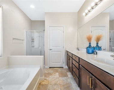 372 Monique Springs Street - Photo Thumbnail 14
