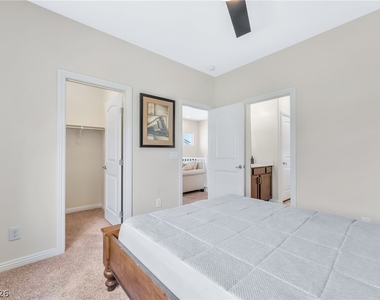 372 Monique Springs Street - Photo Thumbnail 16