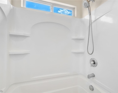372 Monique Springs Street - Photo Thumbnail 18