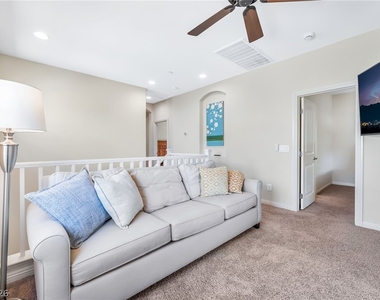 372 Monique Springs Street - Photo Thumbnail 11