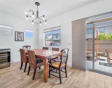 372 Monique Springs Street - Photo Thumbnail 6