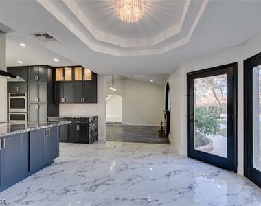 7040 Obannon Drive - Photo Thumbnail 15