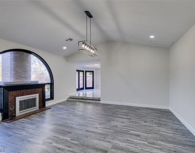7040 Obannon Drive - Photo Thumbnail 10
