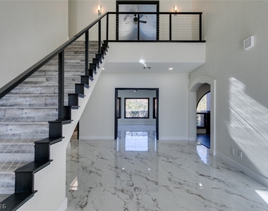 7040 Obannon Drive - Photo Thumbnail 3