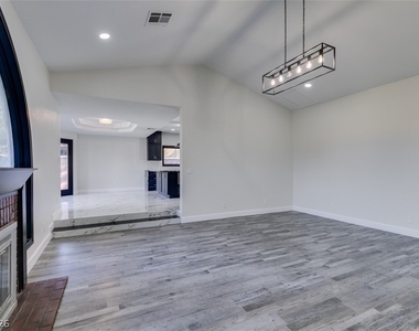 7040 Obannon Drive - Photo Thumbnail 13