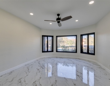 7040 Obannon Drive - Photo Thumbnail 22