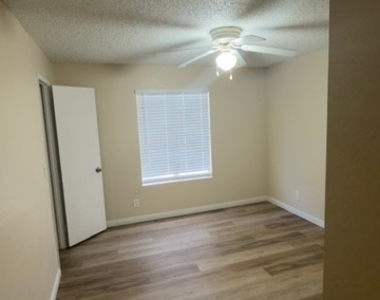 2200 S Fort Apache Road - Photo Thumbnail 4