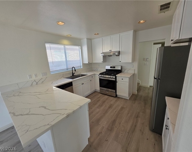7531 Mycroft Court - Photo Thumbnail 7