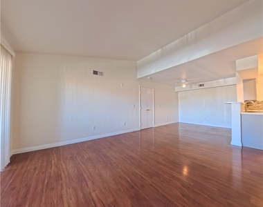 8101 W Flamingo Road - Photo Thumbnail 5