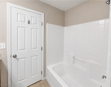 8371 Stillhouse Court - Photo Thumbnail 20