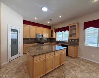 7185 Windy Peak Court - Photo Thumbnail 10