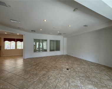 7185 Windy Peak Court - Photo Thumbnail 4