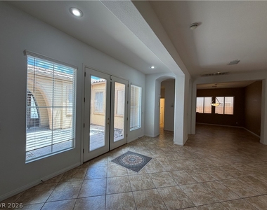 7185 Windy Peak Court - Photo Thumbnail 6