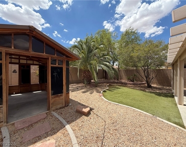 7185 Windy Peak Court - Photo Thumbnail 17