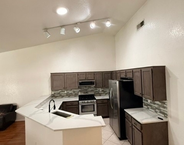 875 Serpentina Ave. Avenue - Photo Thumbnail 1