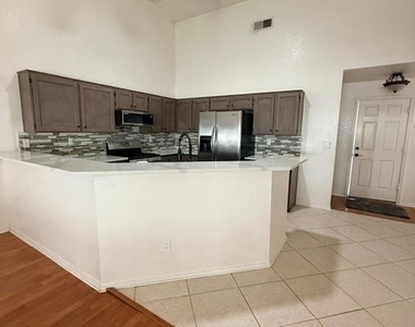 875 Serpentina Ave. Avenue - Photo Thumbnail 2