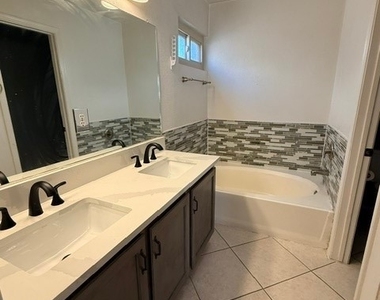 875 Serpentina Ave. Avenue - Photo Thumbnail 11