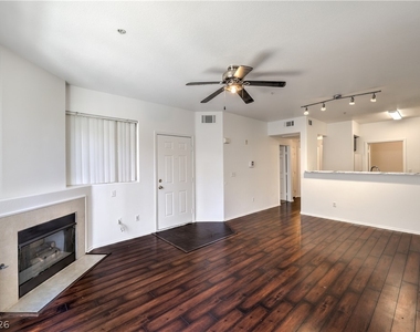 7139 S Durango Drive - Photo Thumbnail 5