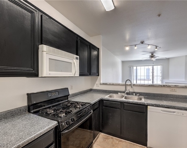 7139 S Durango Drive - Photo Thumbnail 10