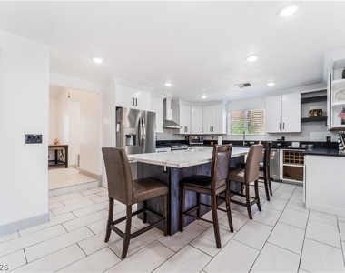 9005 Feather River Court - Photo Thumbnail 10