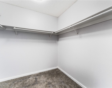 9005 Feather River Court - Photo Thumbnail 23