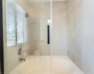 9005 Feather River Court - Photo Thumbnail 25