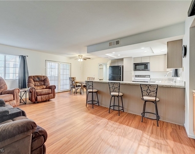 101 Luna Way - Photo Thumbnail 6