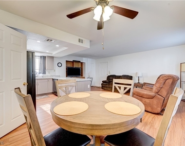 101 Luna Way - Photo Thumbnail 14