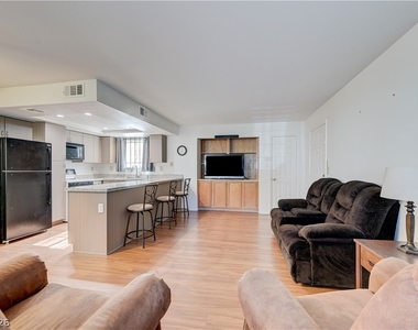 101 Luna Way - Photo Thumbnail 9