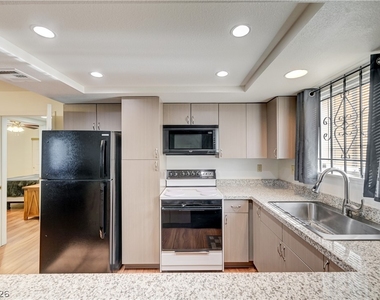 101 Luna Way - Photo Thumbnail 23