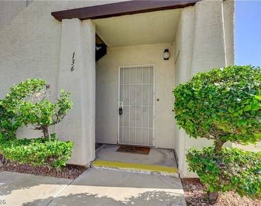 101 Luna Way - Photo Thumbnail 5
