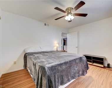 101 Luna Way - Photo Thumbnail 35