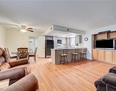 101 Luna Way - Photo Thumbnail 10