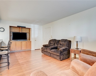101 Luna Way - Photo Thumbnail 8