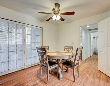101 Luna Way - Photo Thumbnail 12