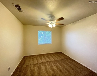 1517 Cross Country Street - Photo Thumbnail 13
