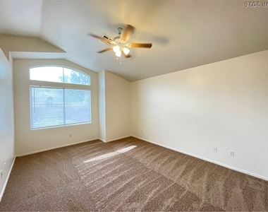 1517 Cross Country Street - Photo Thumbnail 17