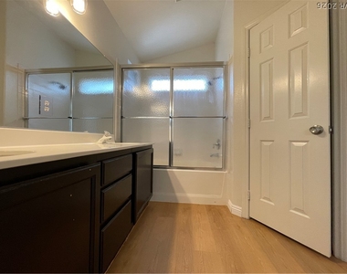 1517 Cross Country Street - Photo Thumbnail 16