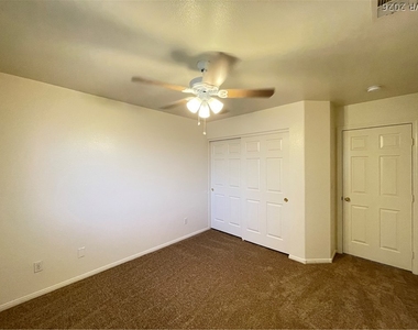 1517 Cross Country Street - Photo Thumbnail 15