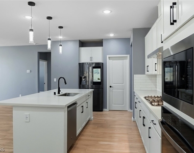 8672 Bench Street - Photo Thumbnail 4