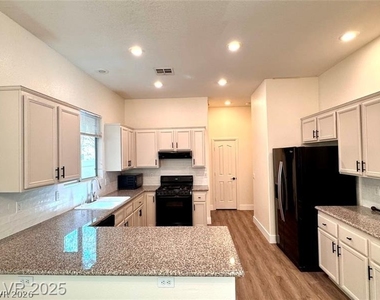 1529 Tillman Falls Avenue - Photo Thumbnail 5